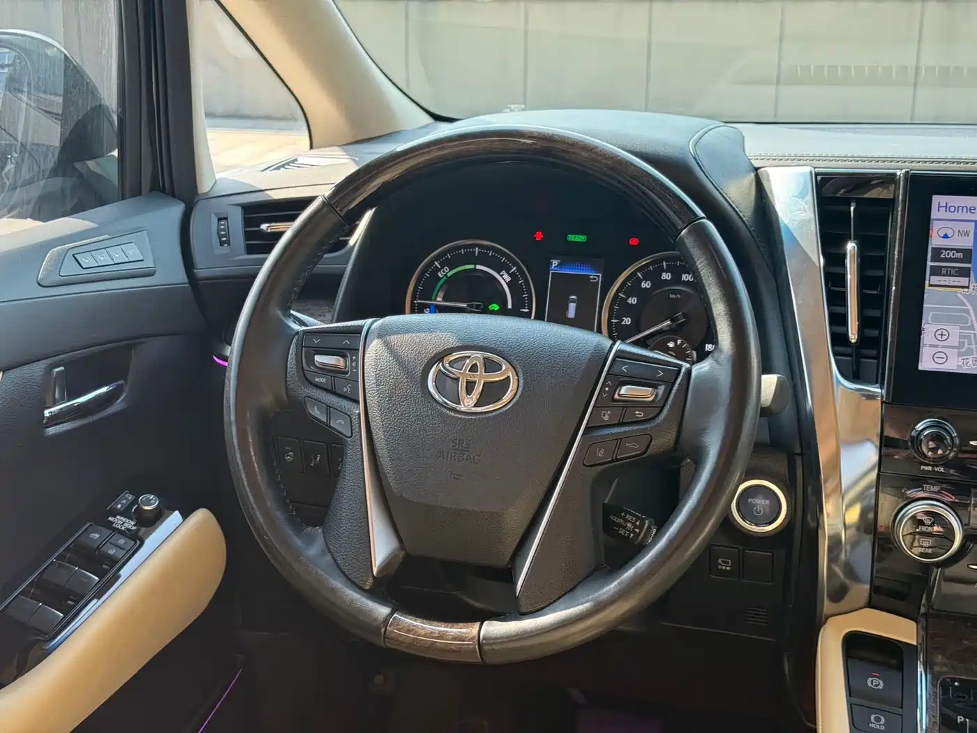 Toyota Vellfire 2021 Crown Hybrid 2.5L HV Premium Edition фото 7