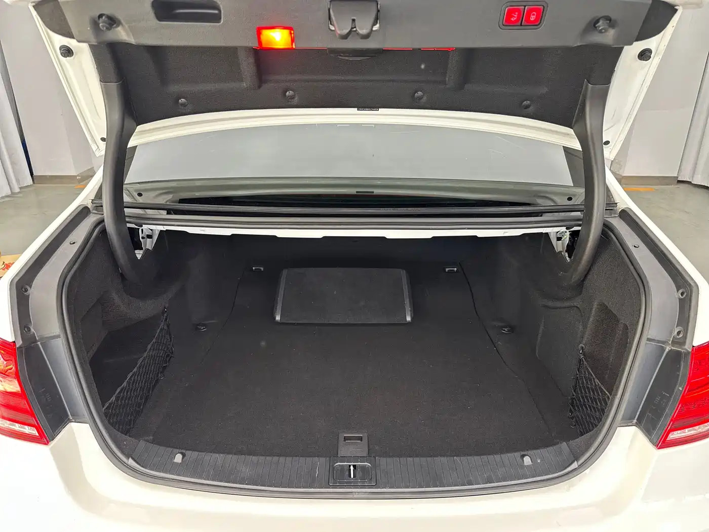 Mercedes-Benz E-Class 2015 Facelift E 260 L Sport фото 43