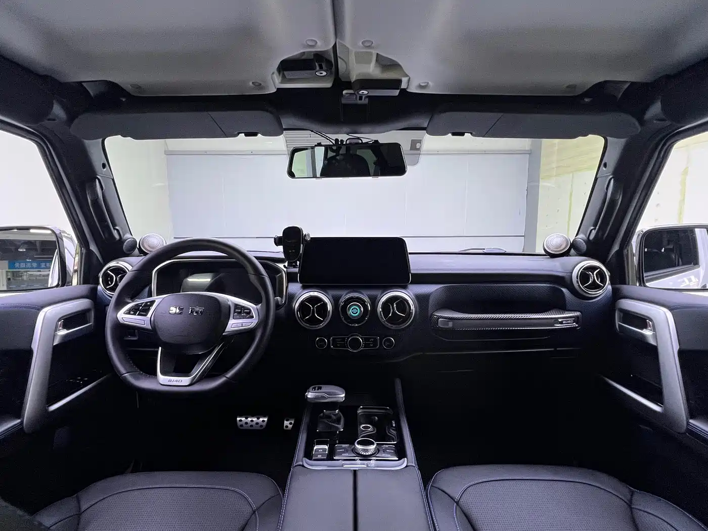 BAIC ORV Beijing Offroad BJ40 2024 2.0T Urban Hunter Glory Edition фото 17