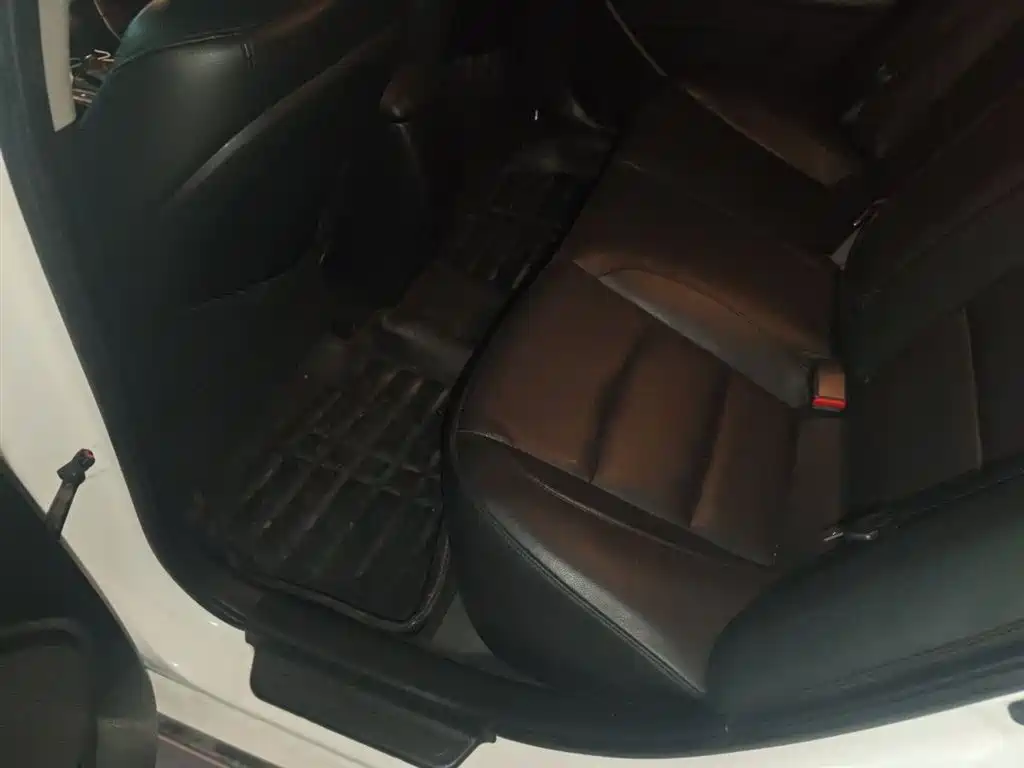 Kia K5 2015 2.0L Automatic LUX фото 13