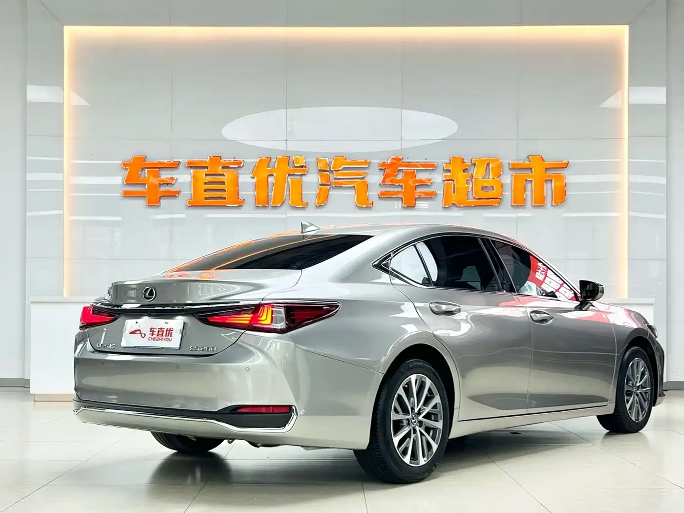 Lexus ES 2022 260 Excellence Edition фото 5