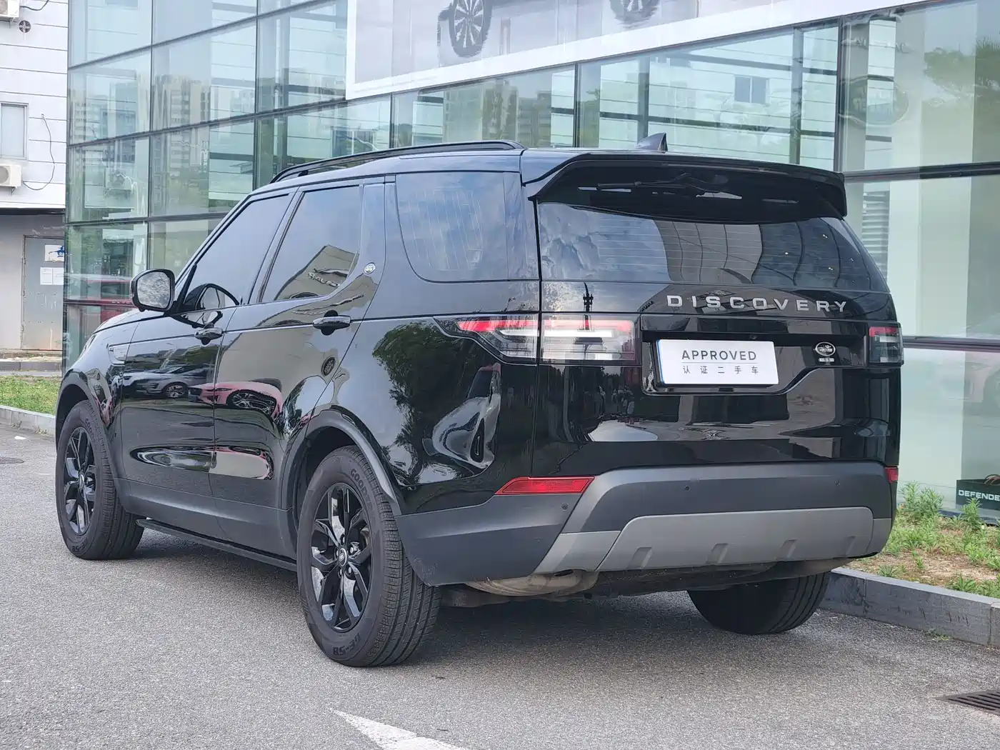 Land Rover Discovery 2017 3.0 SC V6 SE фото 13