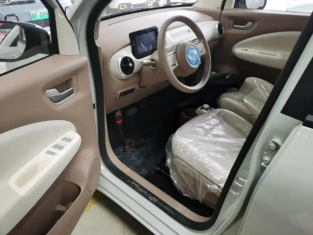 Wuling Motors Hongguang MINIEV 2026 2025 4-Door Advanced