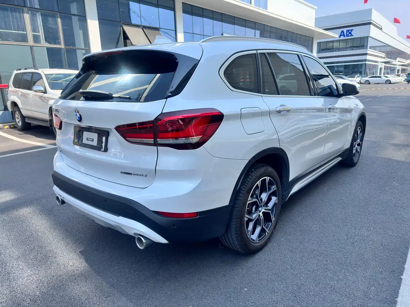 BMW X1 2022 sDrive20Li Fashion фото 17