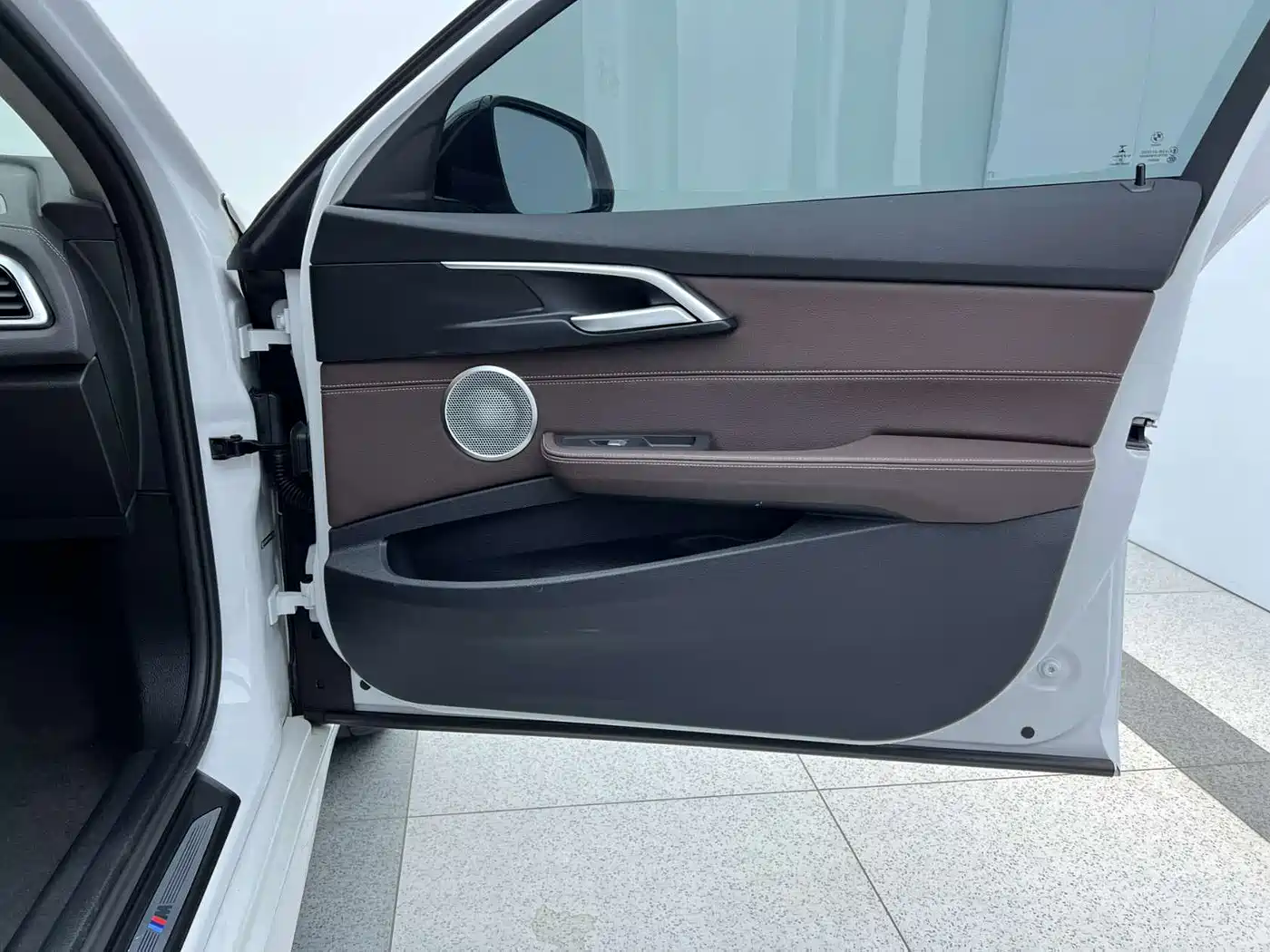 BMW 1 Series 2022 120i M Sport Shadow Edition фото 19