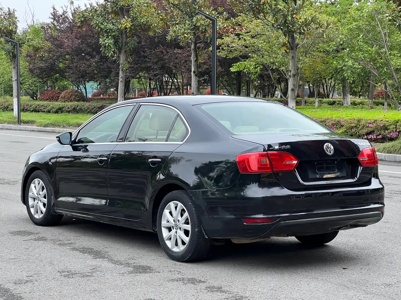 Volkswagen Sagitar 2012 Model 1.6L Manual Comfort фото 4
