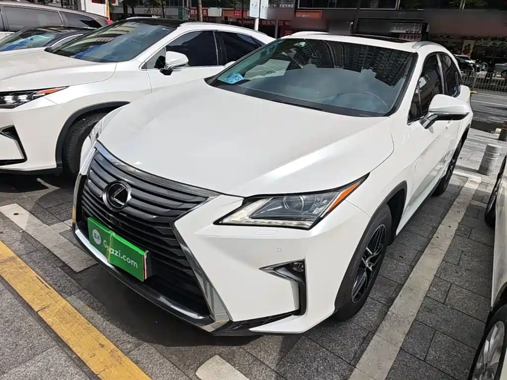 Фото 1 - Lexus RX