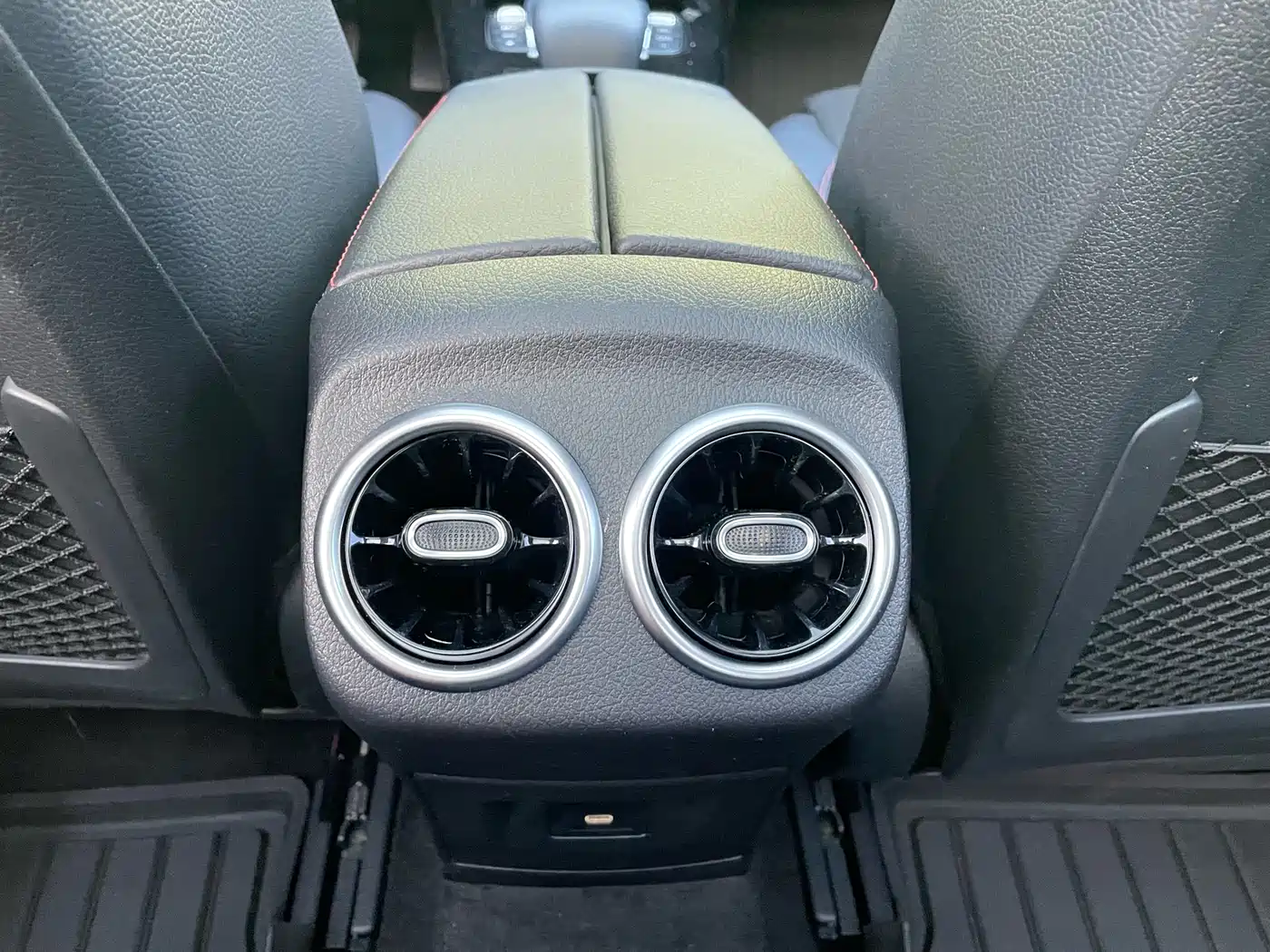 Mercedes-Benz A-Class 2023 A 200 L Fashion фото 16