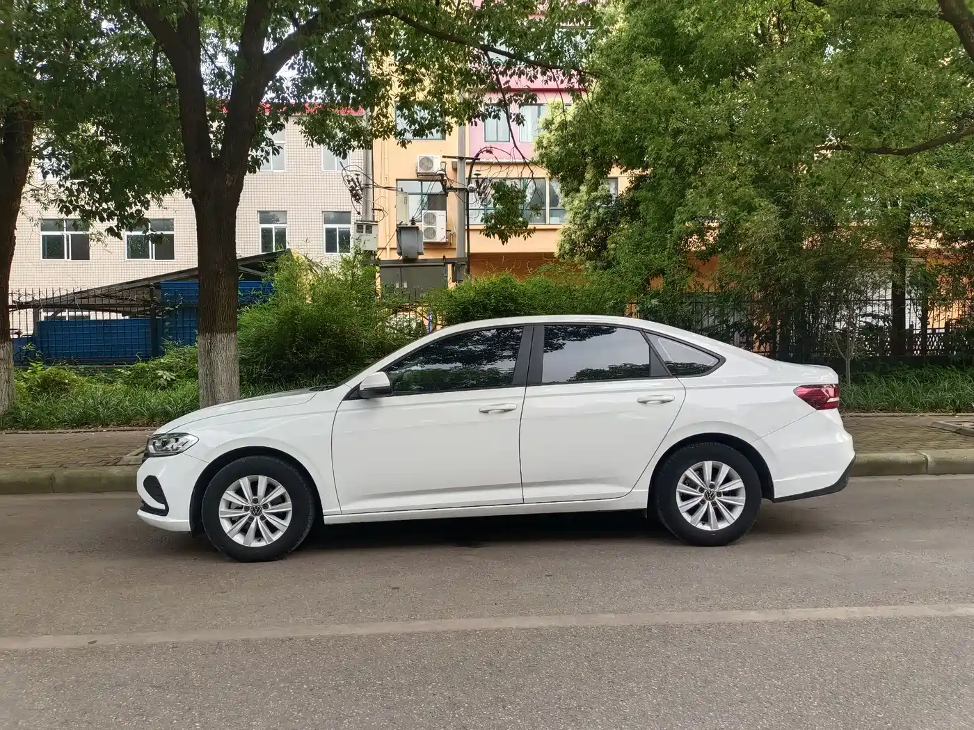 Volkswagen Lavida 2024 Model 1.5L Automatic Delight Edition фото 7