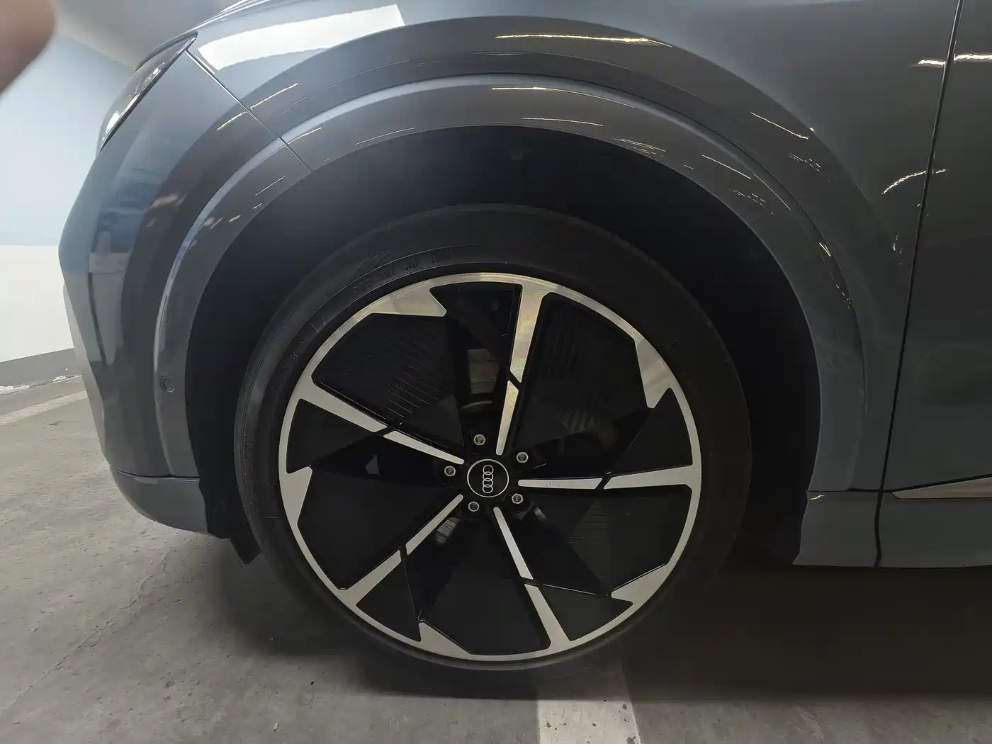 Audi Q4 e-tron 2023 50 e-tron quattro Creation Enjoyment Edition фото 11