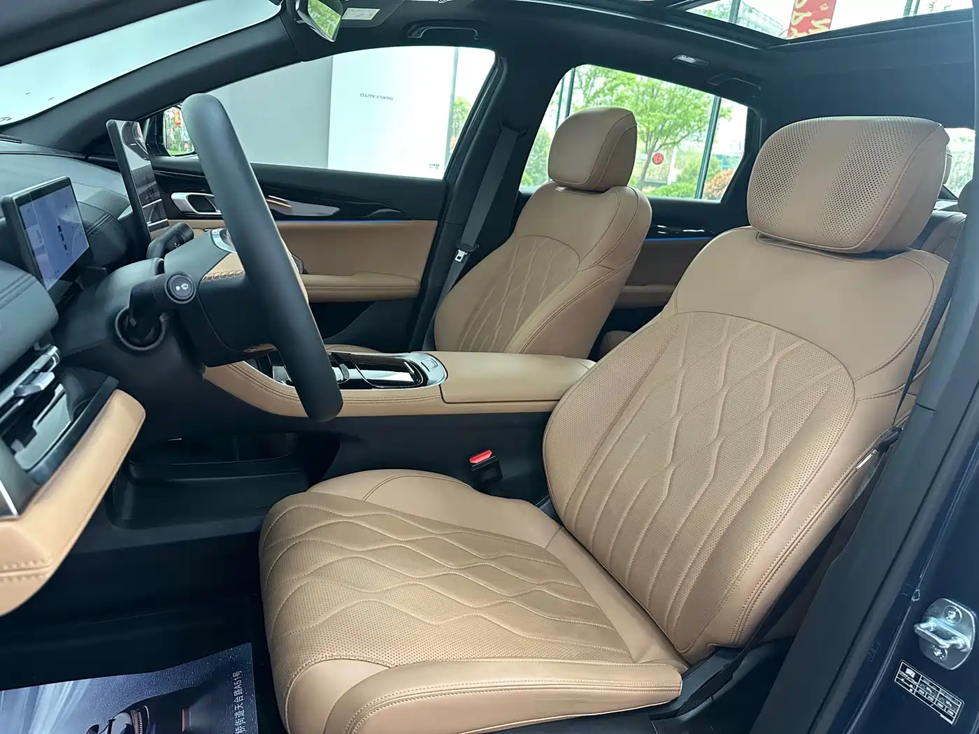 Geely Galaxy Galaxy A7 2025 EM-i фото 18