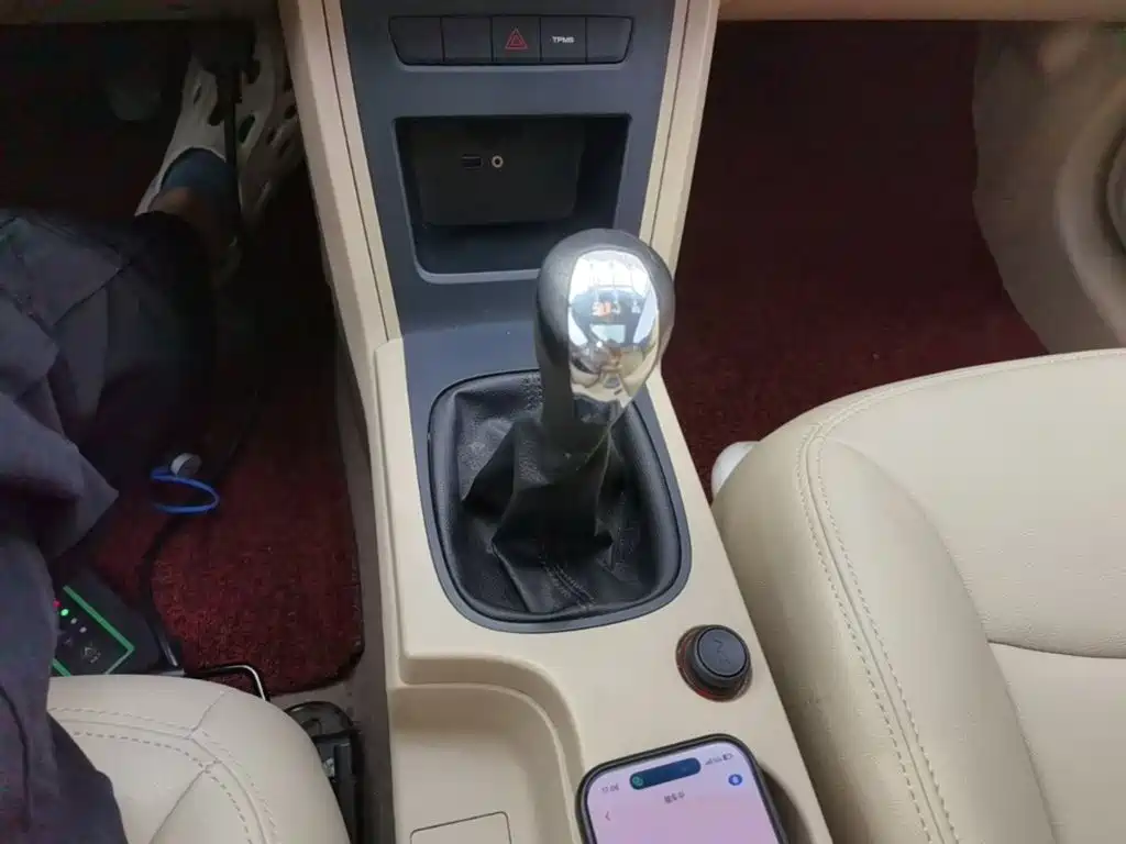 Roewe 350 2016 2015 Model 1.5L Manual Luxury Sunroof Edition