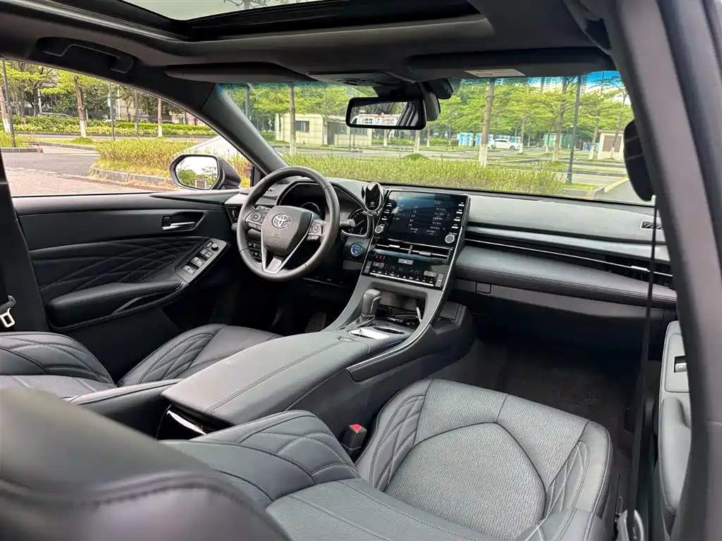Toyota Avalon 2019 Hybrid 2.5L XLE Premium Edition China VI фото 11