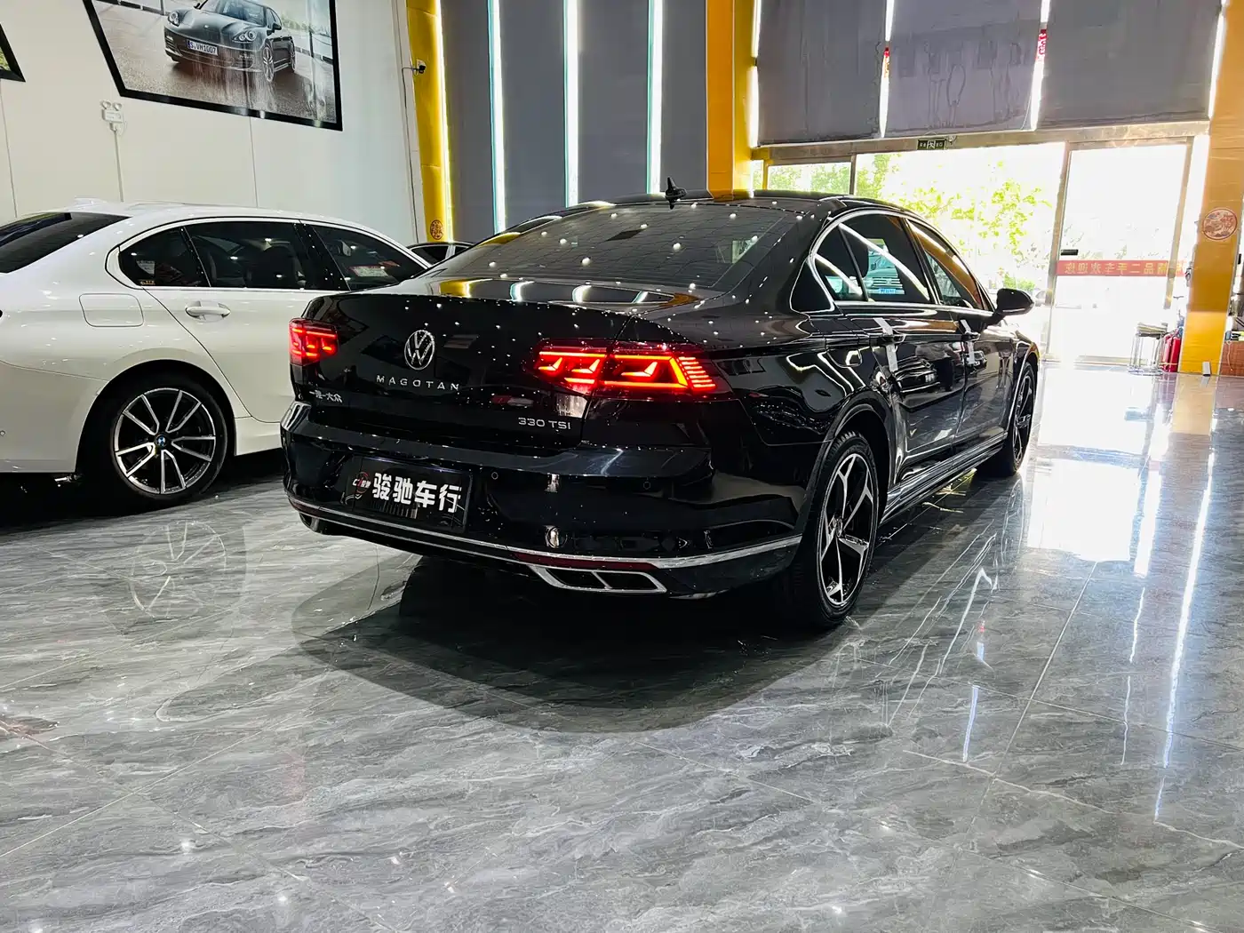 Volkswagen Magotan 2023 Model 2 Million Commemorative Edition 330TSI DSG Luxury фото 7