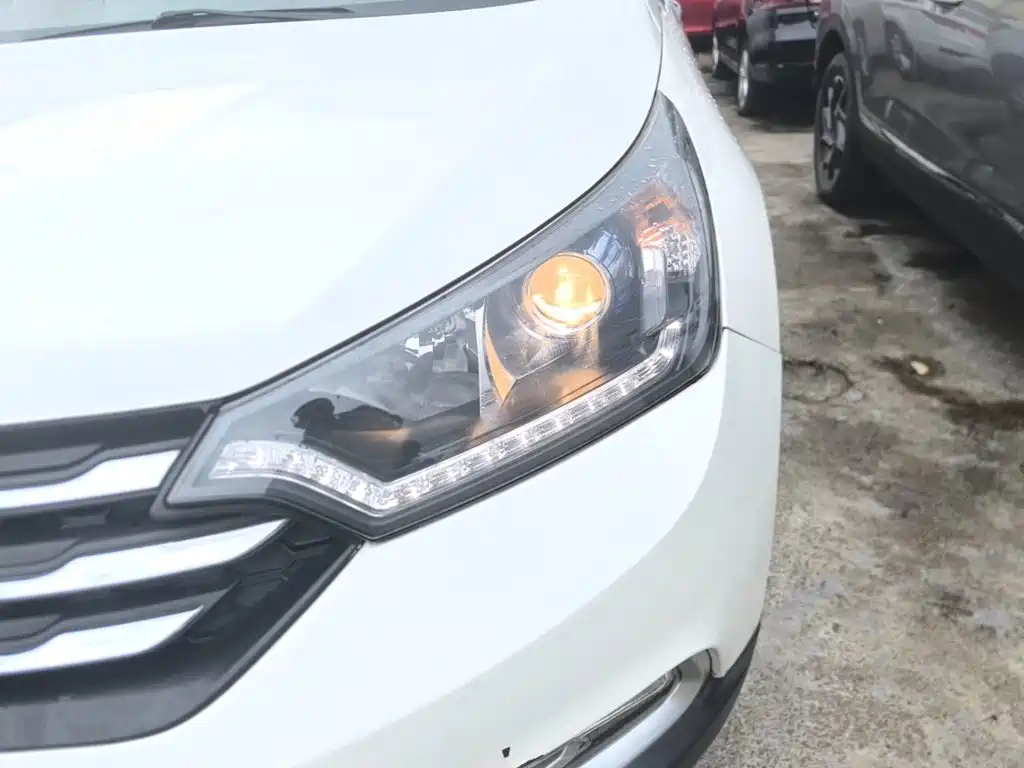 Dongfeng Aeolus Dongfeng Fengshen AX7 2015 2015 2.0L Manual Zhiyi Edition