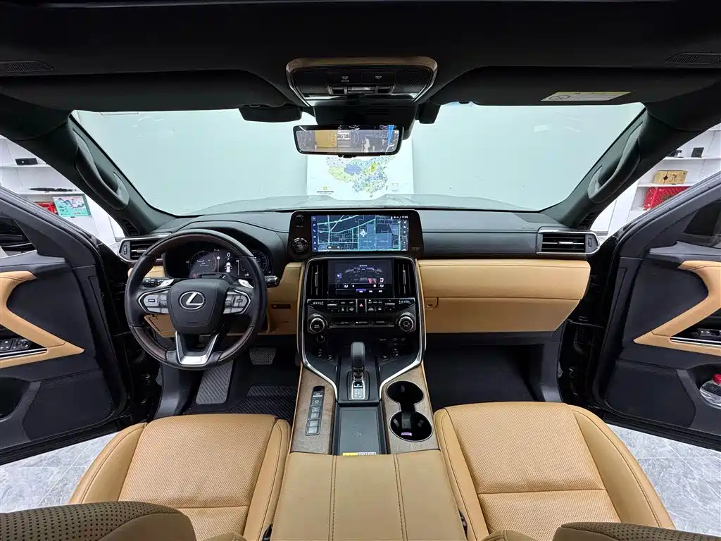 Lexus LX 2025 700h Boundary Edition фото 9