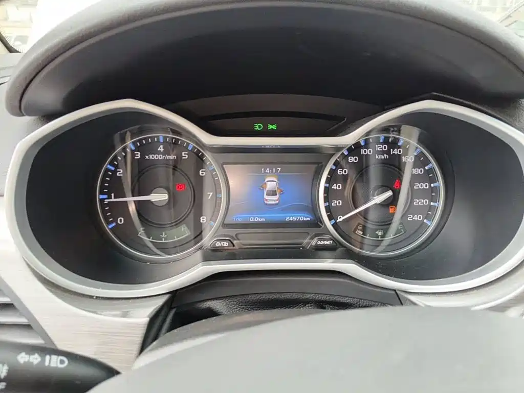 Фото 4 - Geely Emgrand