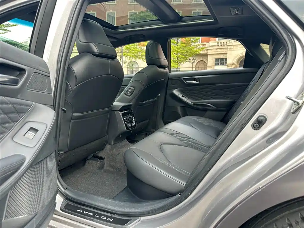 Toyota Avalon 2019 Hybrid 2.5L XLE Premium Edition China VI фото 9