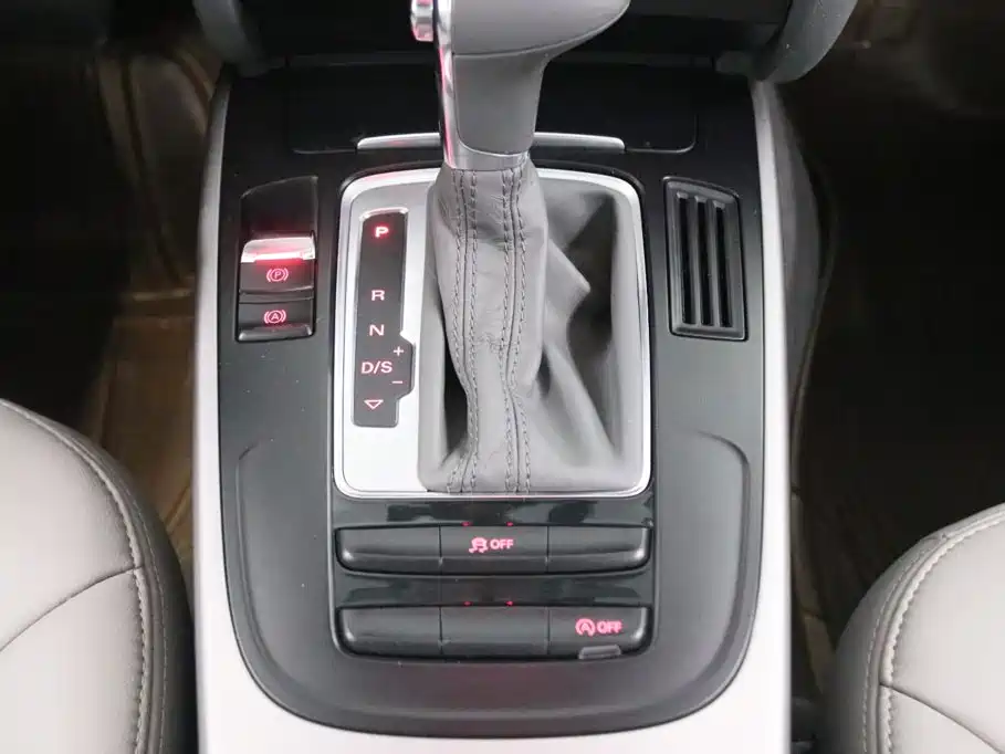 Фото 9 - Audi A4L