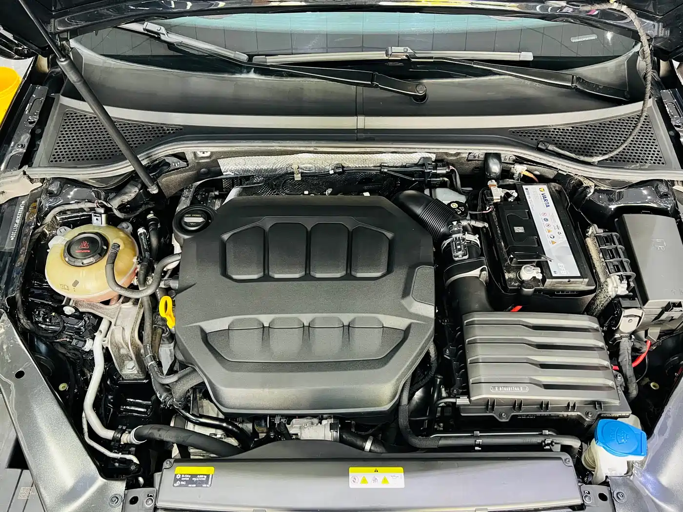 Volkswagen Magotan 2023 Model 2 Million Commemorative Edition 330TSI DSG Luxury фото 8