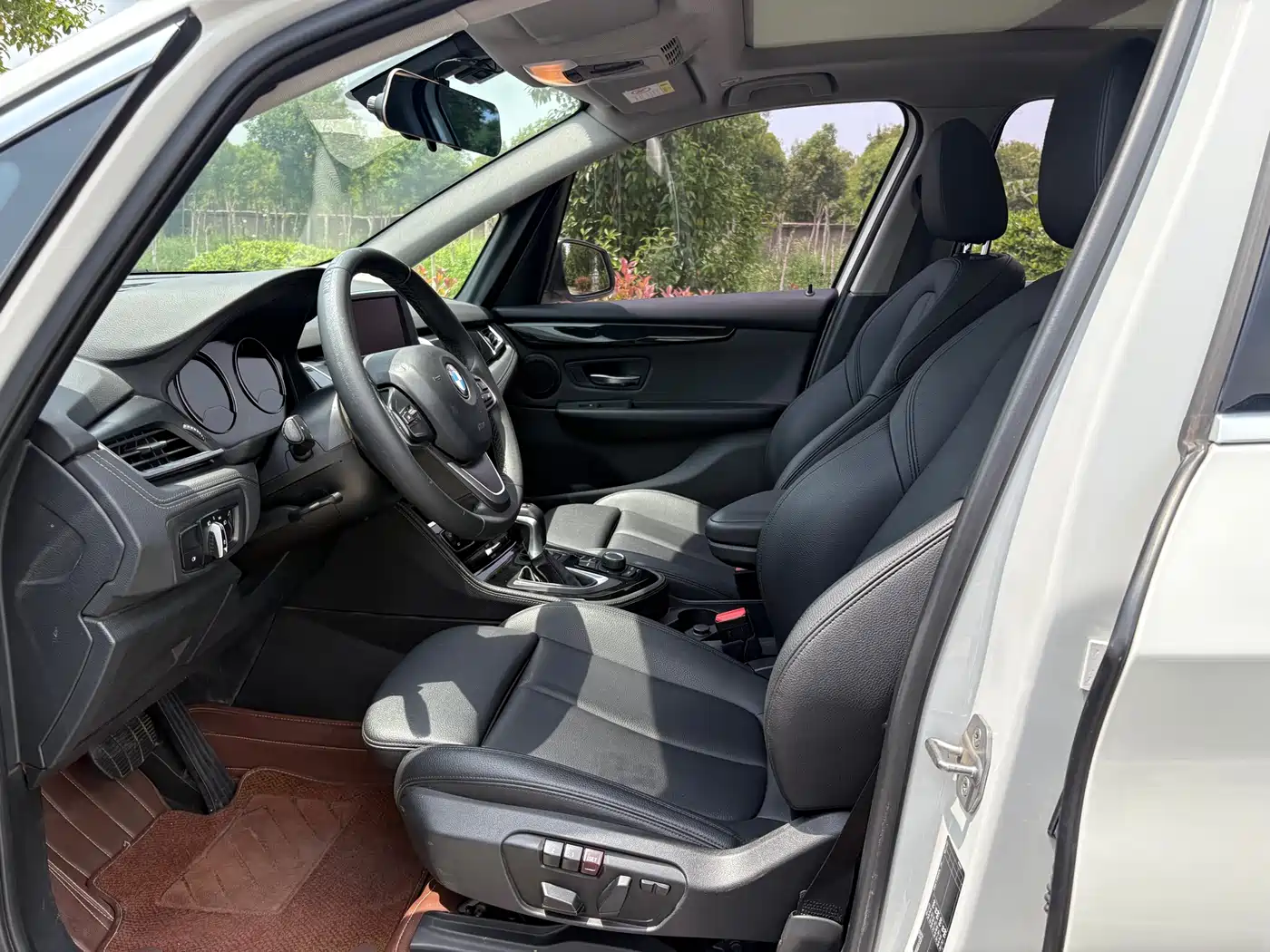 BMW 2 Series Touring 2018 218i M Sport Package фото 8