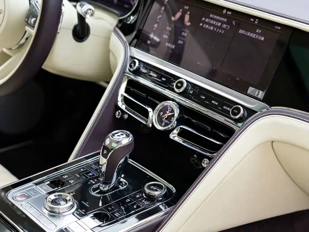 Фото 20 - Bentley Flying Spur