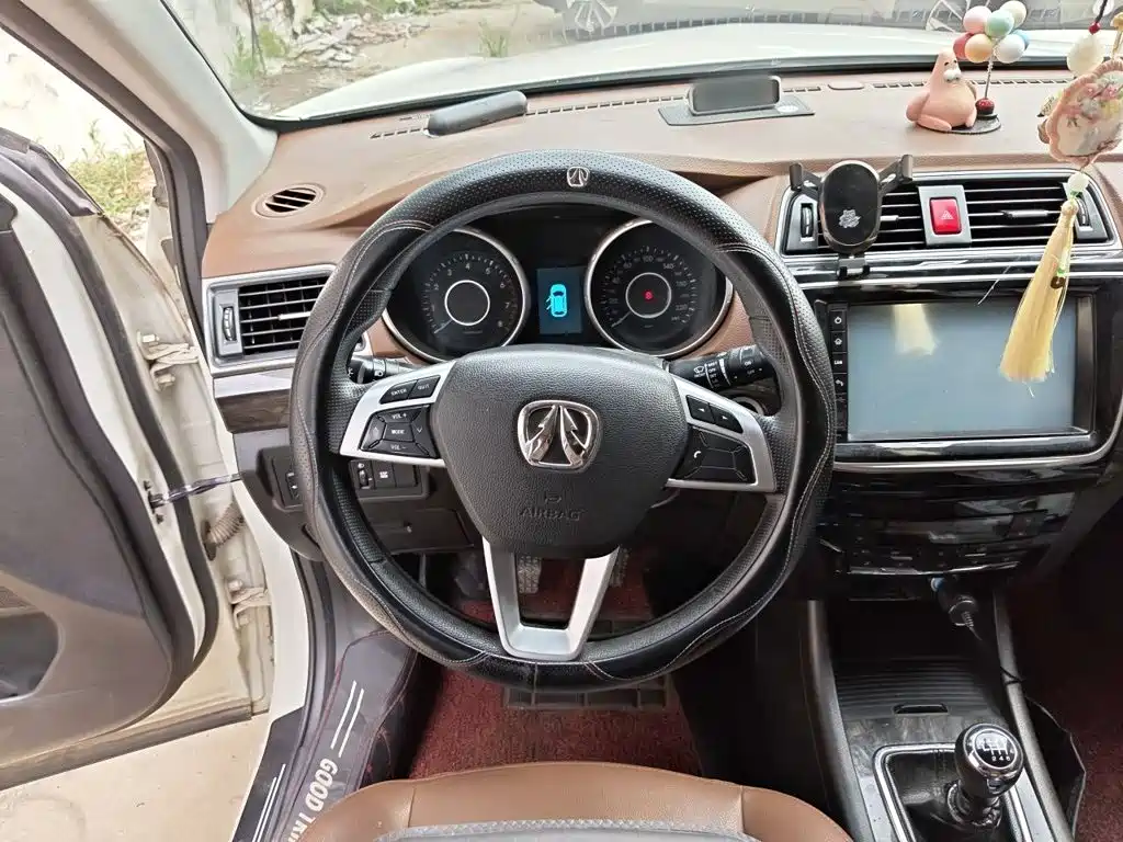 BAIC Weiwang S50 2016 2016 1.5T Manual LeDong Luxury