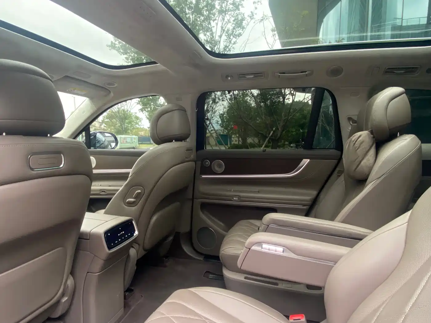 AITO Wenjie AITO M9 2024 Pure Electric Max Edition 100kWh 6-Seater фото 13