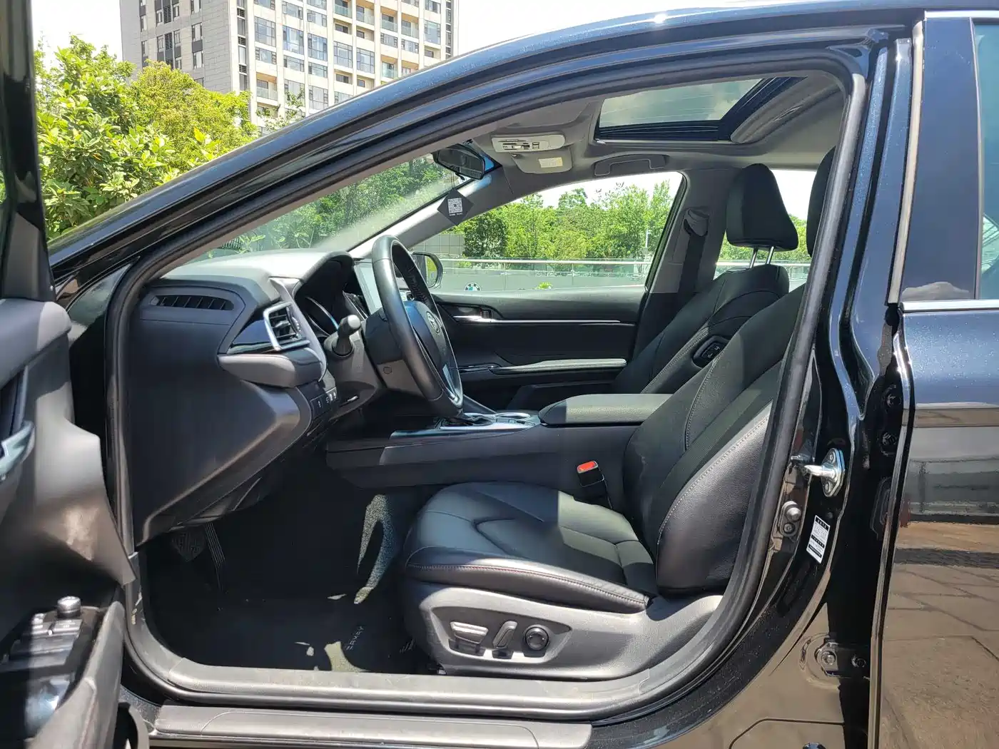 Toyota Camry 2023 2.0G Luxury Edition фото 8
