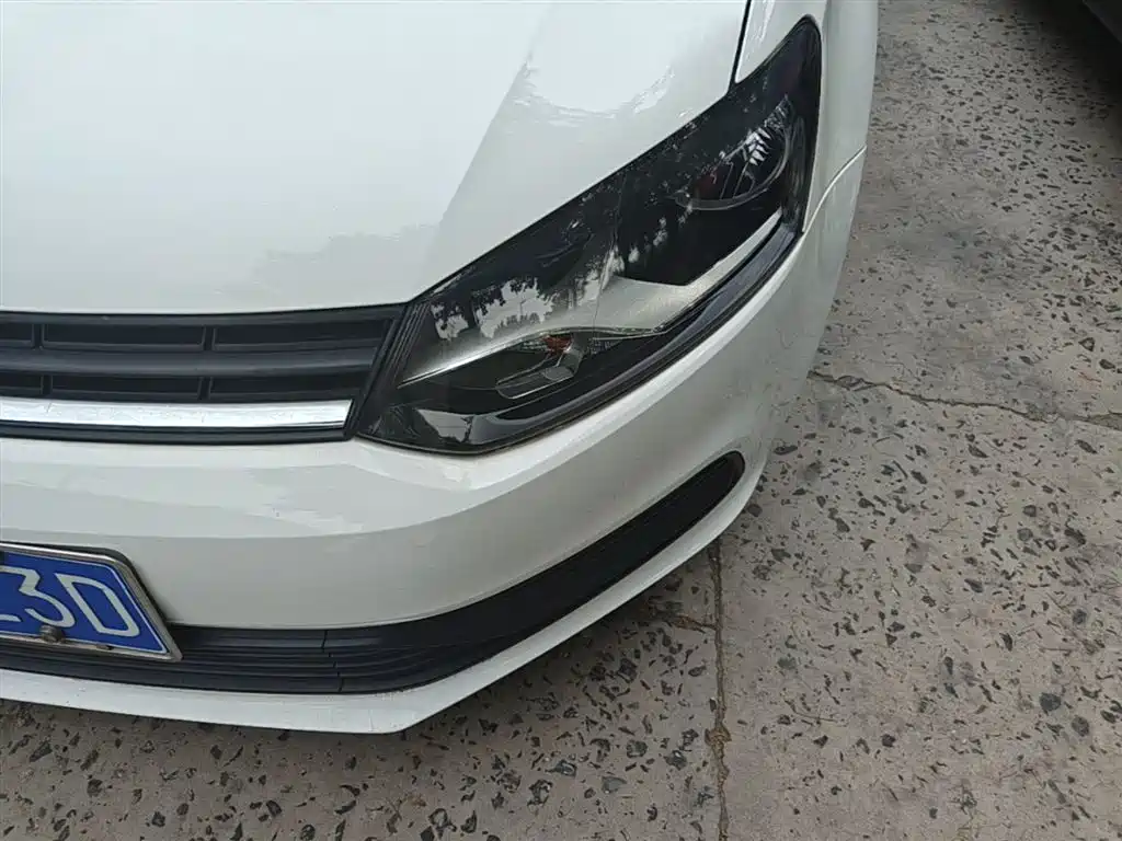 Volkswagen Polo 2016 1.4L Automatic Trend фото 24