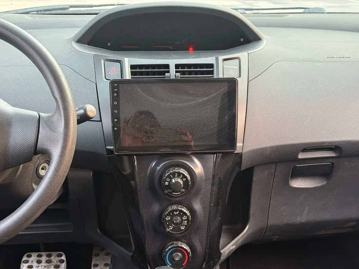 Toyota Yaris 2011 1.6G Auto Dynamic Edition фото 13