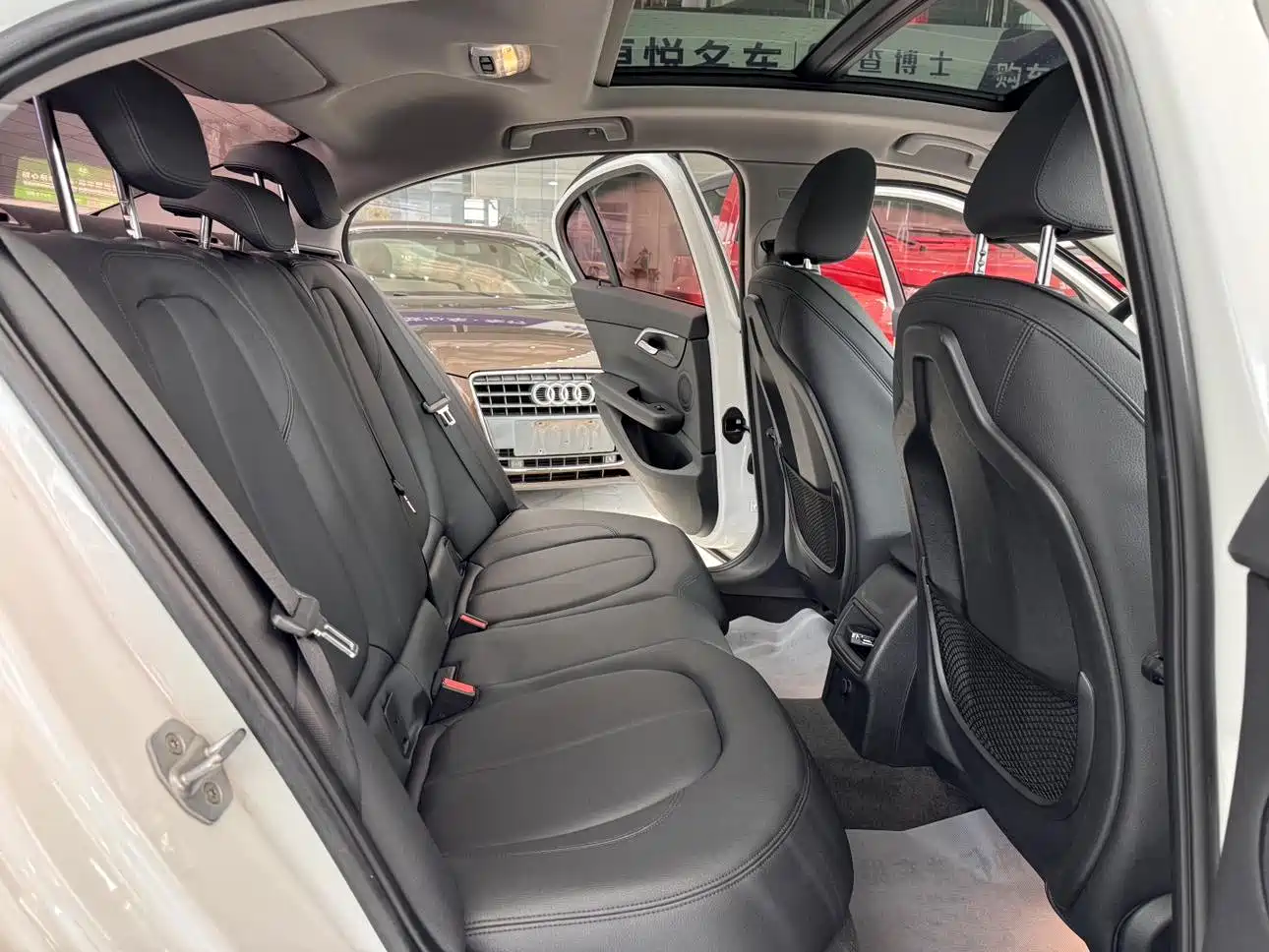 BMW 1 Series 2018 118i Sport Edition фото 20