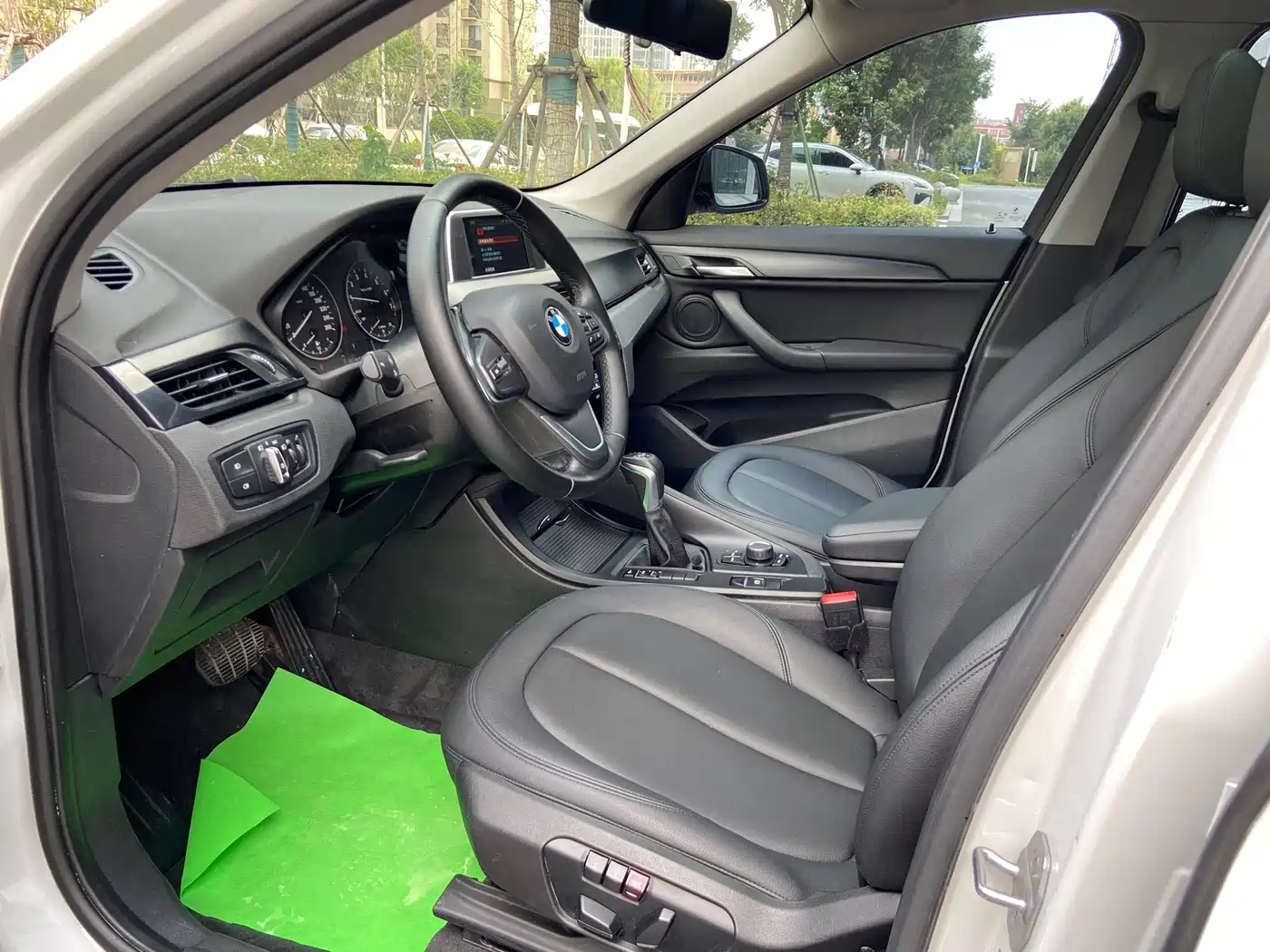 Фото 9 - BMW X1