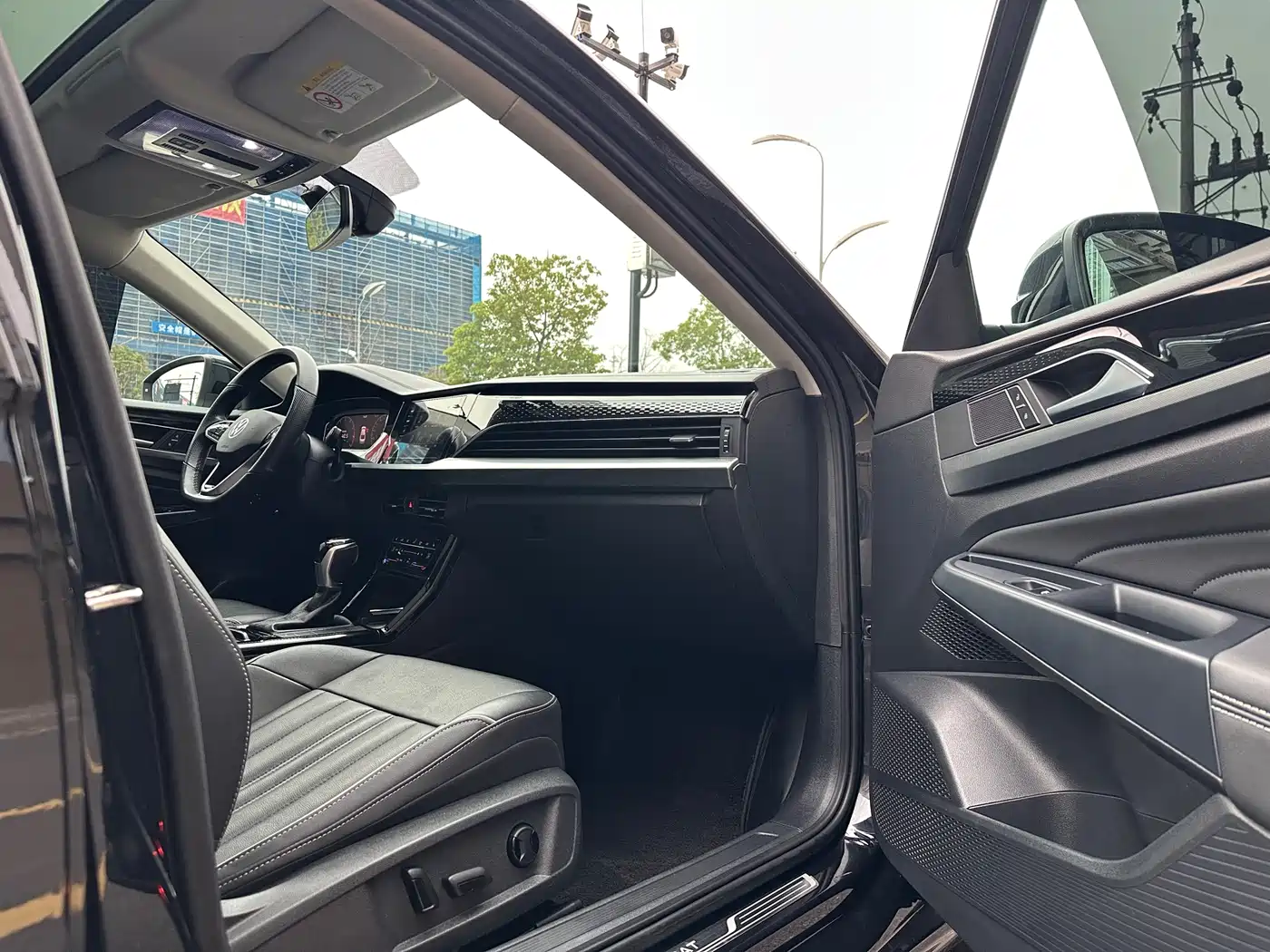Volkswagen Passat 2023 Facelift 330TSI Starlight Elite Edition фото 10