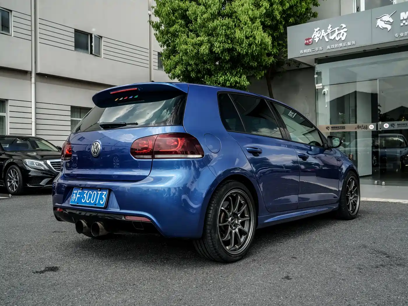 Volkswagen Golf (Import) 2011 2.0TSI R фото 4