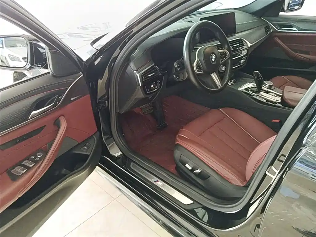 BMW 5 Series 2022 Facelift 530Li Leading M Sport Package фото 16