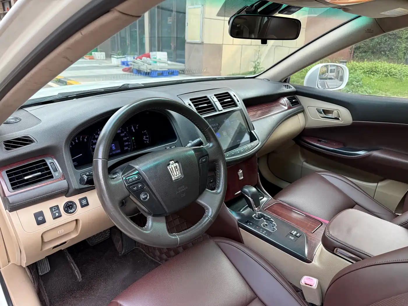 Toyota Crown 2010 3.0L Royal Saloon фото 10