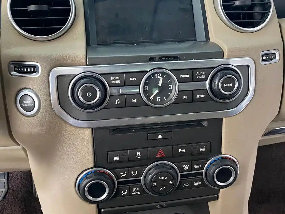 Land Rover Discovery 2014 3.0 SDV6 HSE Diesel фото 5