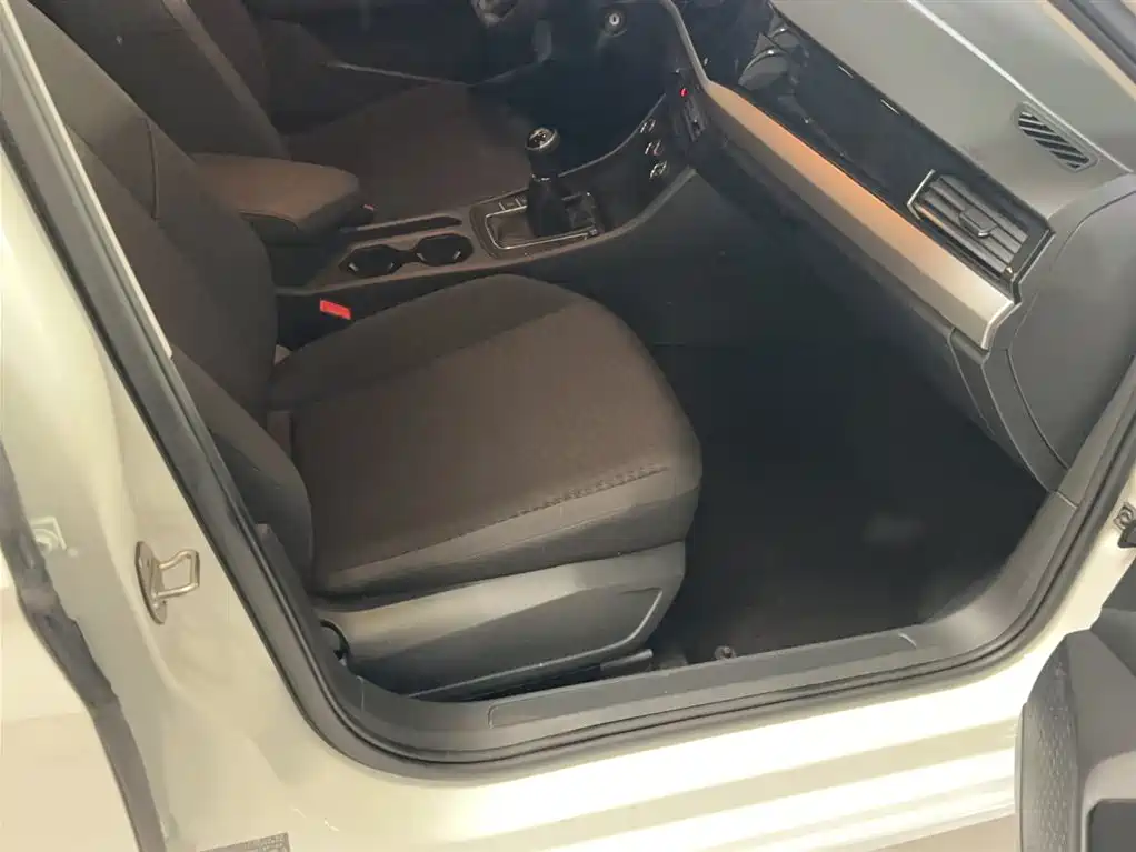 Volkswagen Bora 2021 1.5L Manual Fashion Smart Edition фото 3