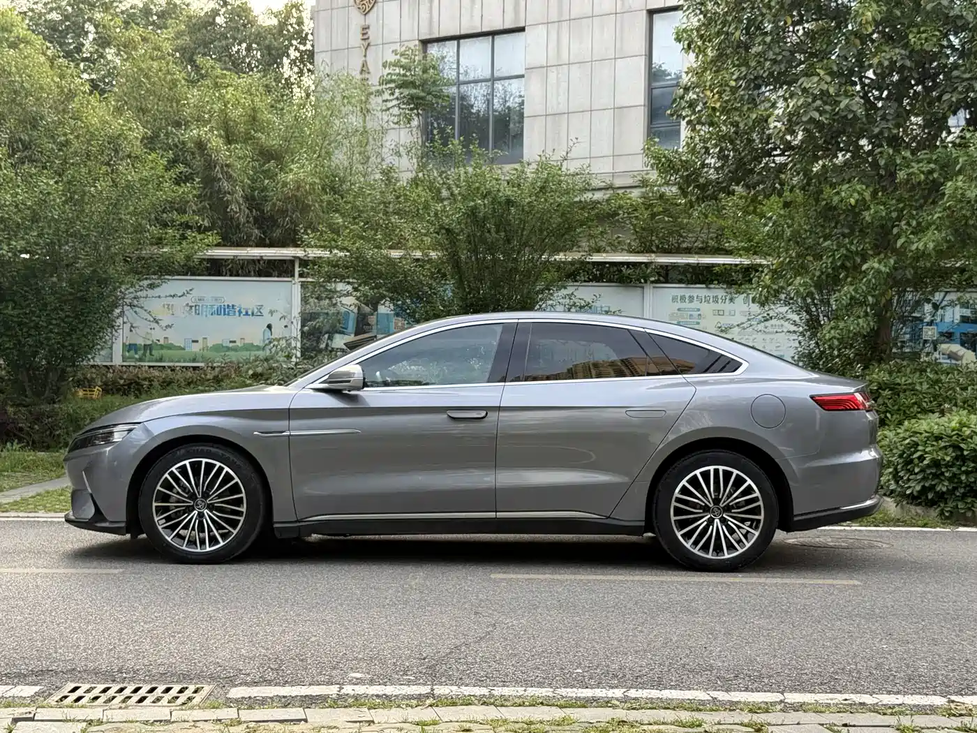 BYD Han 2021 EV Standard Range Luxury фото 5