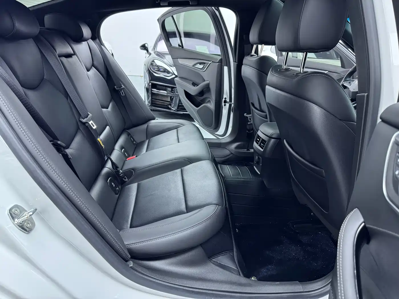 Cadillac CT5 2023 28T Luxury Style (Standard Edition) фото 14