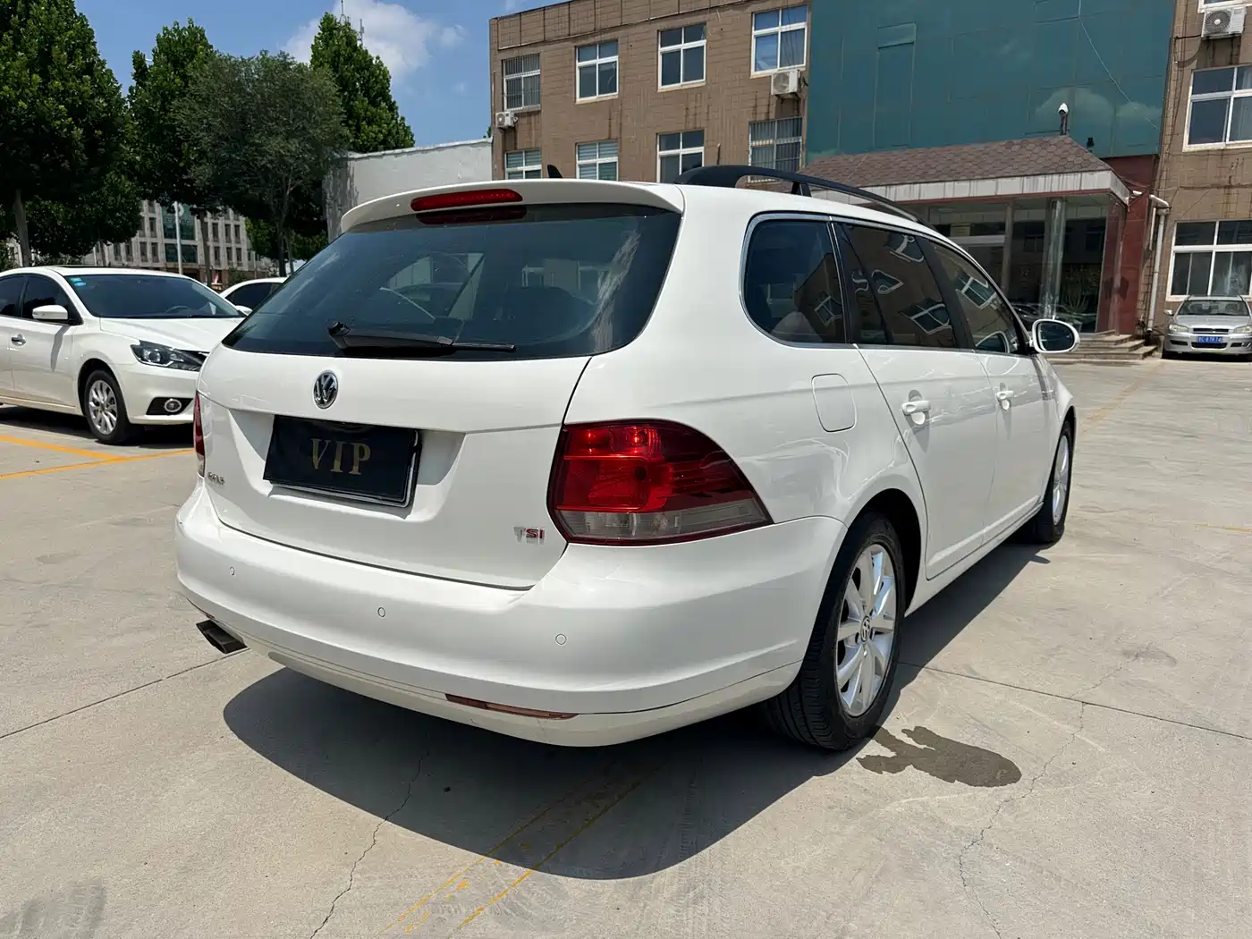Photo 9 - Volkswagen Golf (Import)