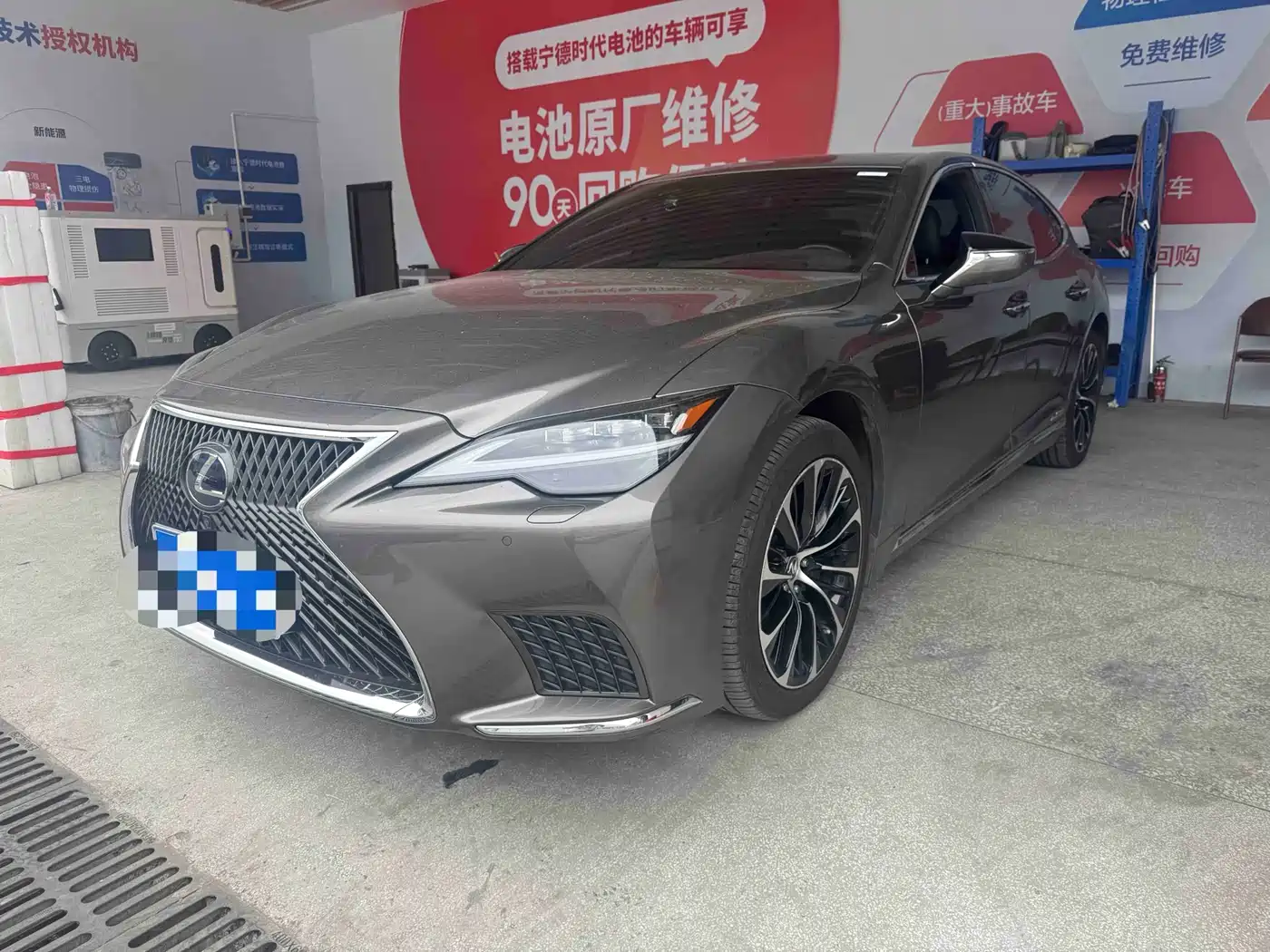 Lexus LS 2021 500h Executive Edition фото 3