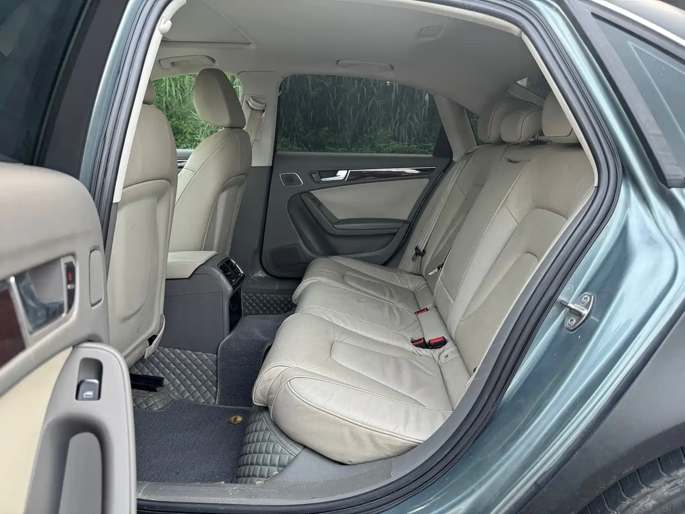 Audi A4L 2010 2.0 TFSI Comfort фото 7