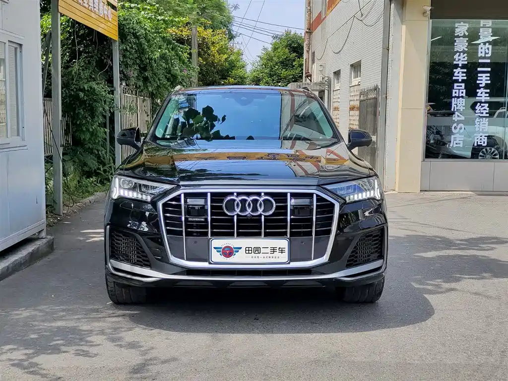 AUDI Q7