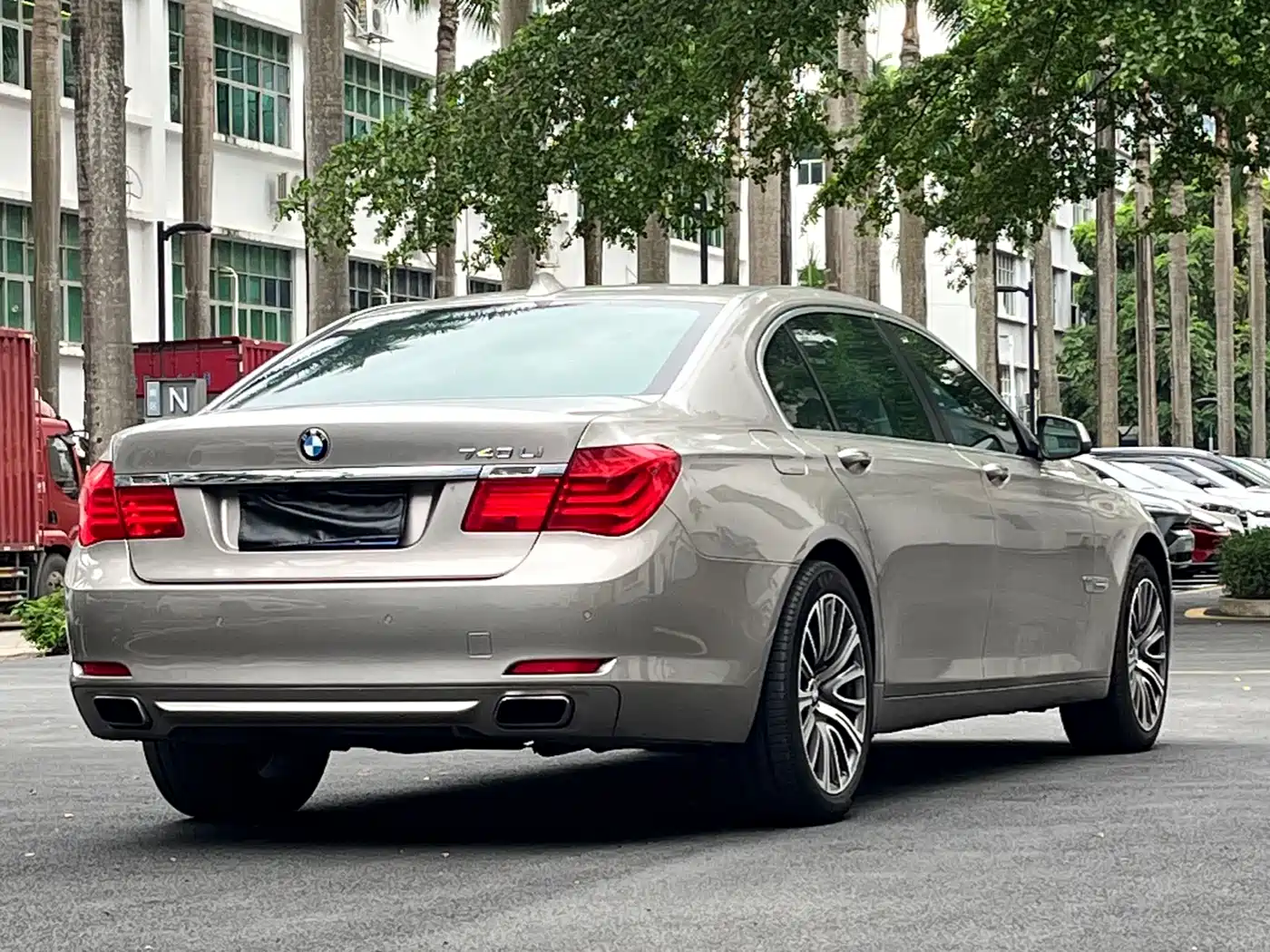 BMW 7 Series 2009 740Li Premium фото 18