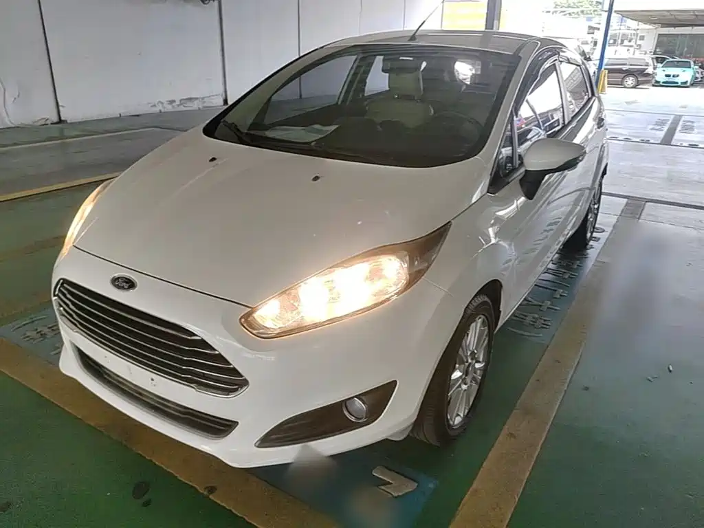 Ford Fiesta 2015 2013 Hatchback 1.5L Automatic Fashion