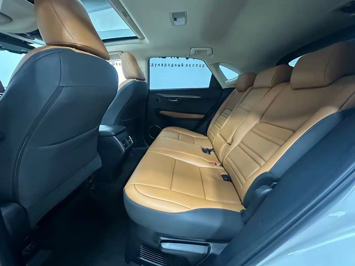 Фото 13 - Lexus NX