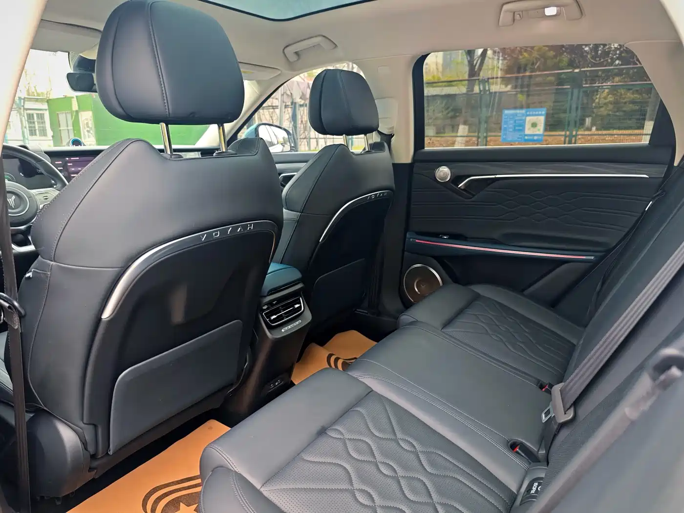 Voyah Auto VOYAH FREE 2021 AWD Standard Range Extender Exclusive Luxury Package фото 6
