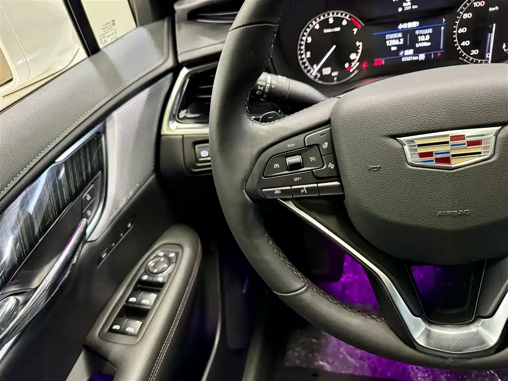 Cadillac XT6 2022 2.0T 6-Seater 4WD Luxury Edition фото 23